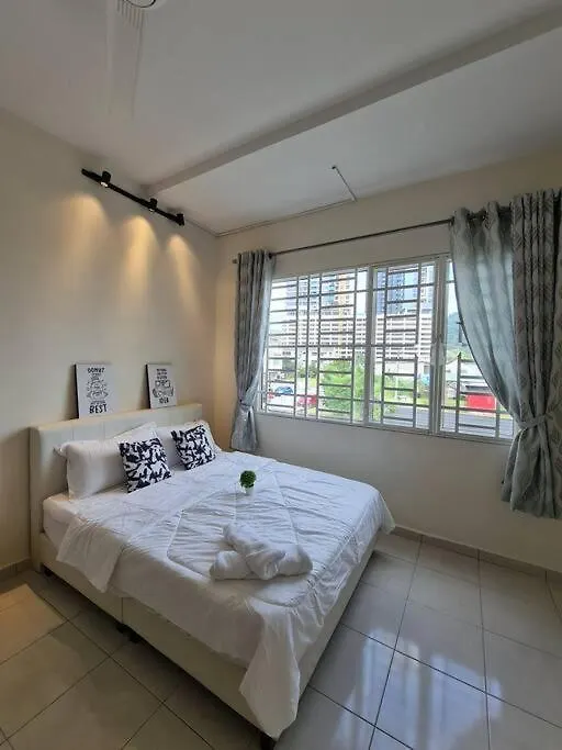 3Storey House 13Pax Family Suite Bayan Lepas