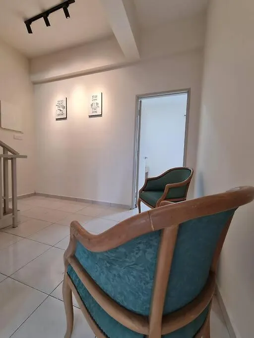 3Storey House 13Pax Family Suite Bayan Lepas 0*,
